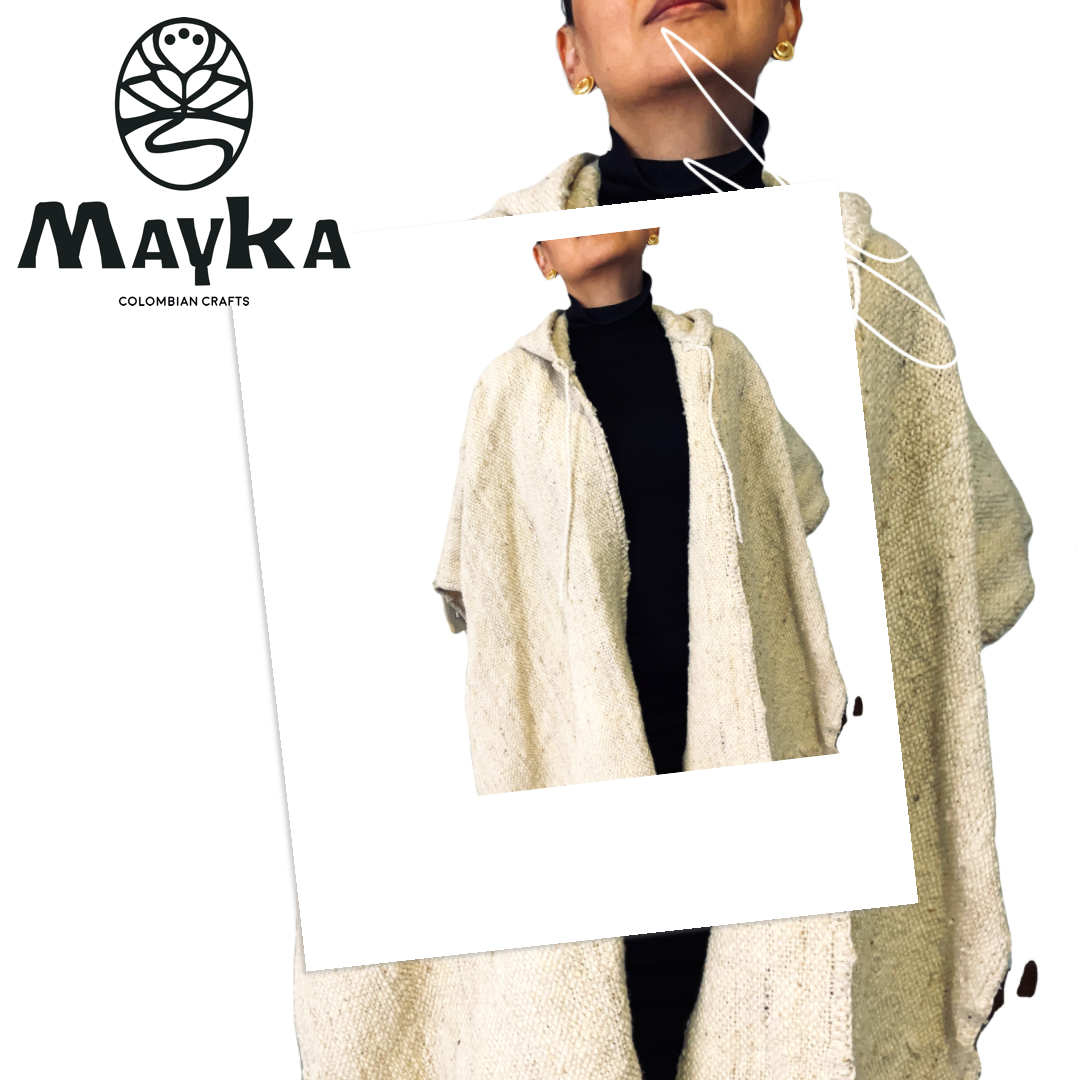 Ruana con capota rústica en lana de oveja Ruana con capota rústica en lana de oveja