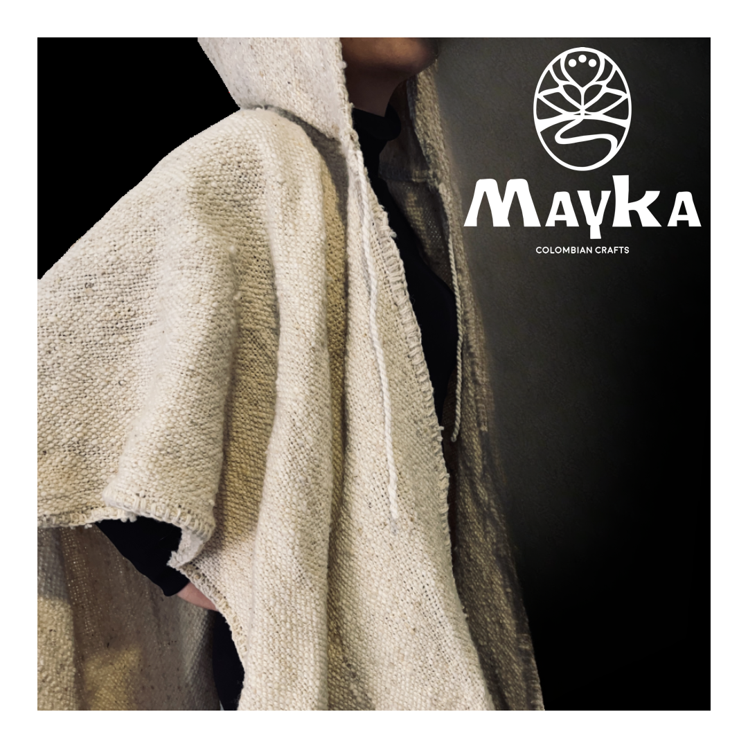 Ruana con capota rústica en lana de oveja Ruana con capota rústica en lana de oveja
