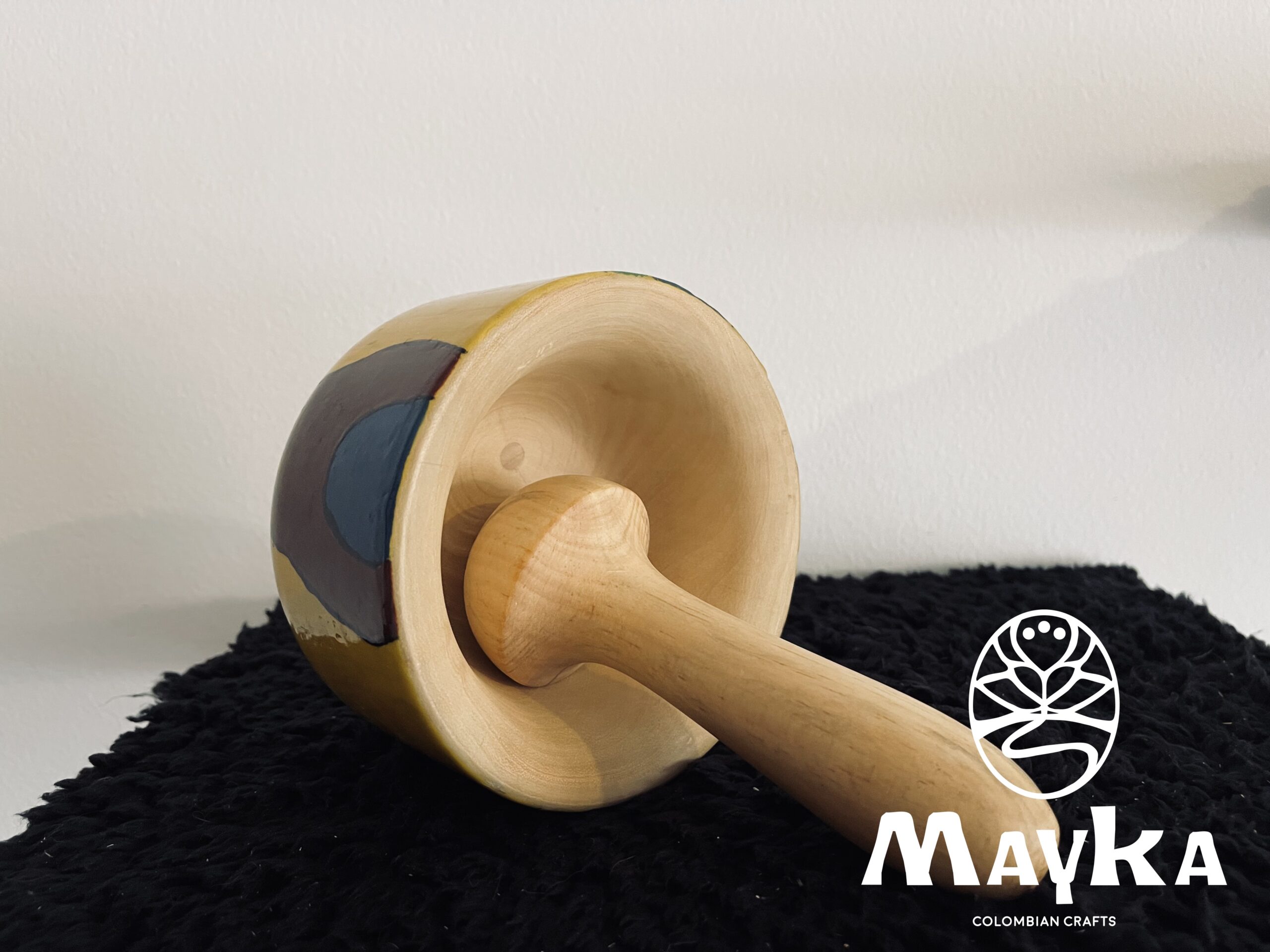 Mortero de madera de pino
